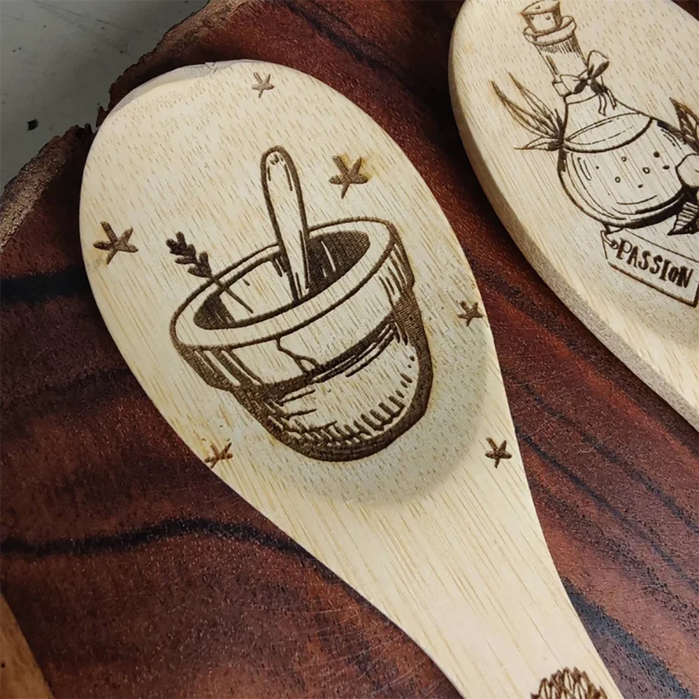 Lot de 3 Cuillères Magiques en Bois Gravées