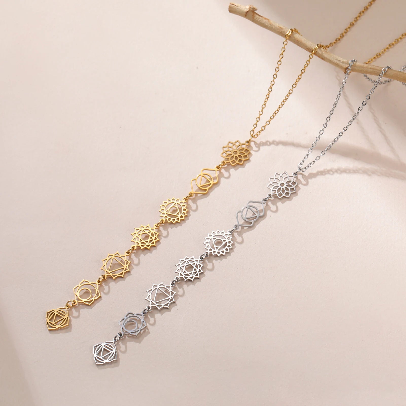 Collier 7 Chakras Fleur de Vie – Pendentif Spirituel en Acier Inoxydable pour Méditation et Yoga