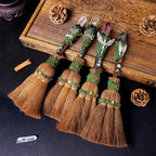 Balai Rituel de Sorcière avec Pointe de Cristal Naturel