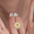 Collier Lotus Om – Pendentif Sacré de Paix, Harmonie et Éveil Spirituel