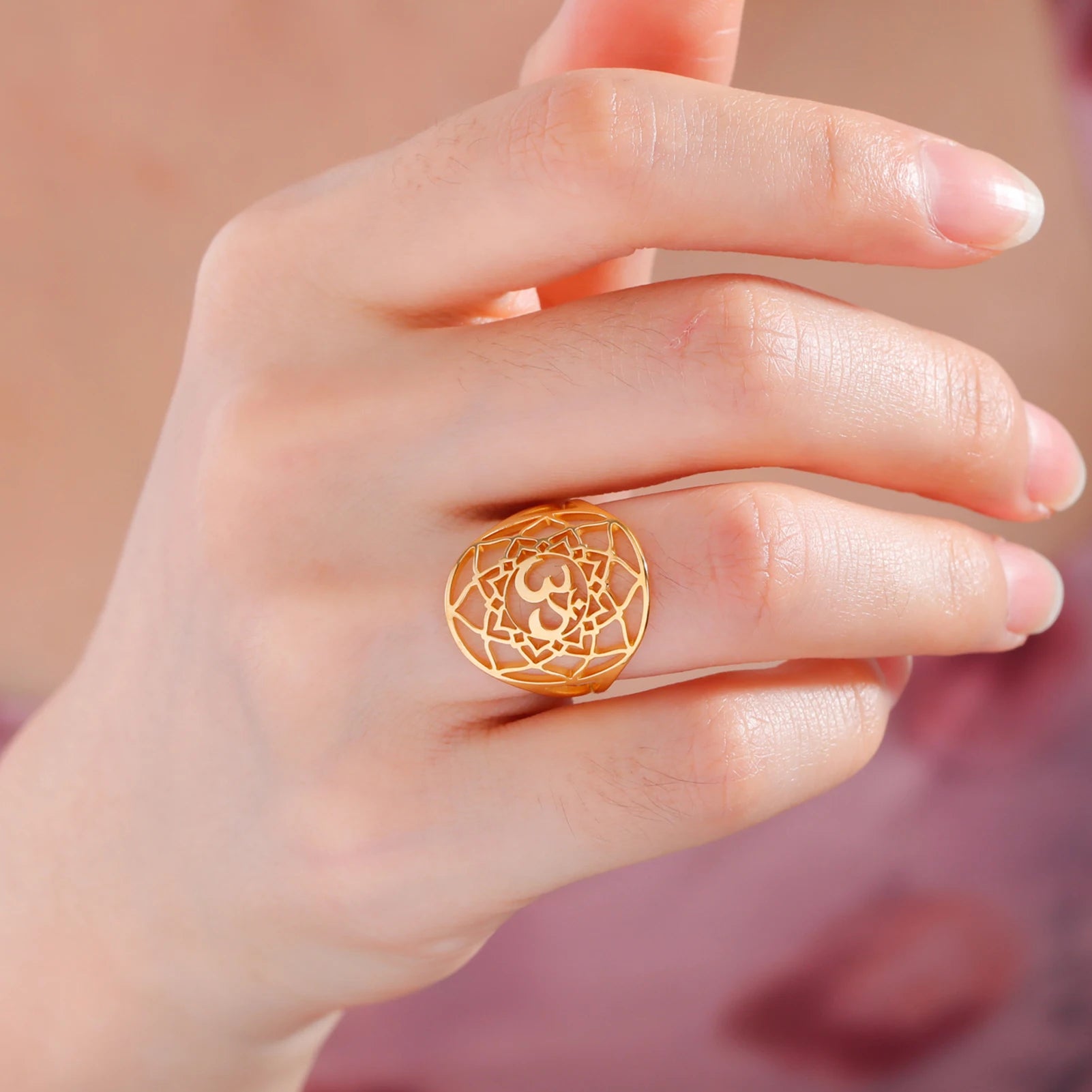 Bague Lotus Om – Symbole Sacré de Sérénité et d’Éveil Spirituel