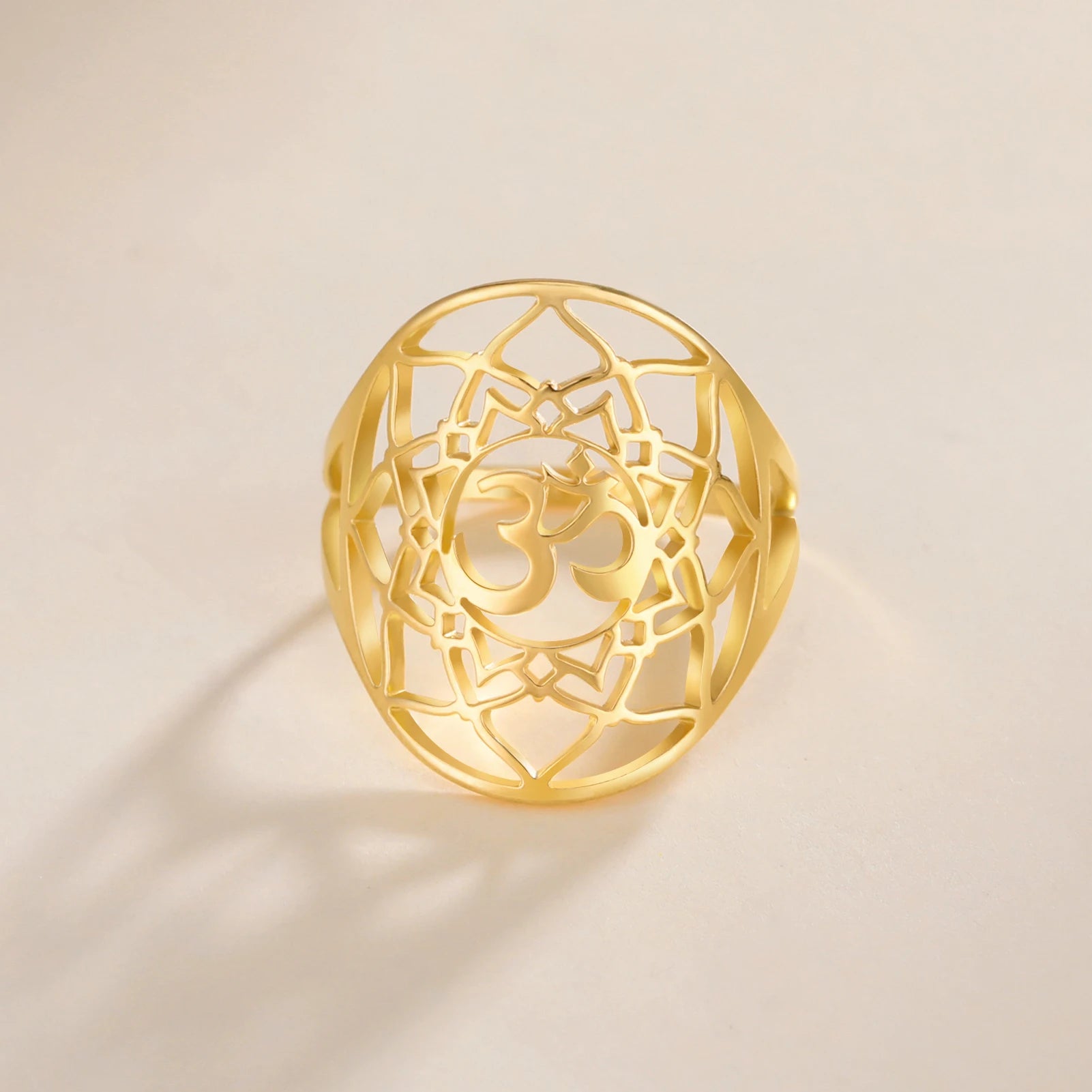Bague Lotus Om – Symbole Sacré de Sérénité et d’Éveil Spirituel