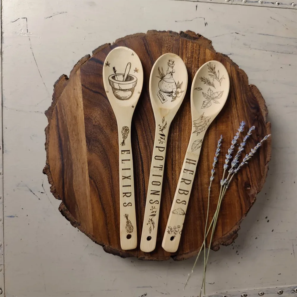 Lot de 3 Cuillères Magiques en Bois Gravées